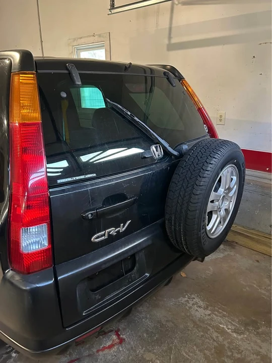 2004 Honda CR-V 2nd Gen - Image 4 of 12