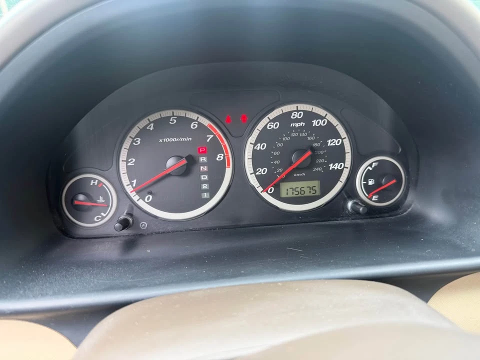 2004 Honda CR-V 2nd Gen - Image 11 of 13