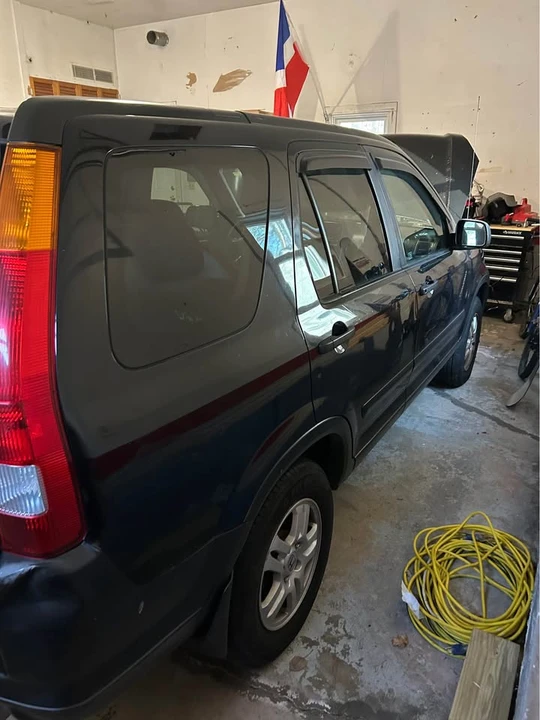 2004 Honda CR-V 2nd Gen - Image 5 of 12