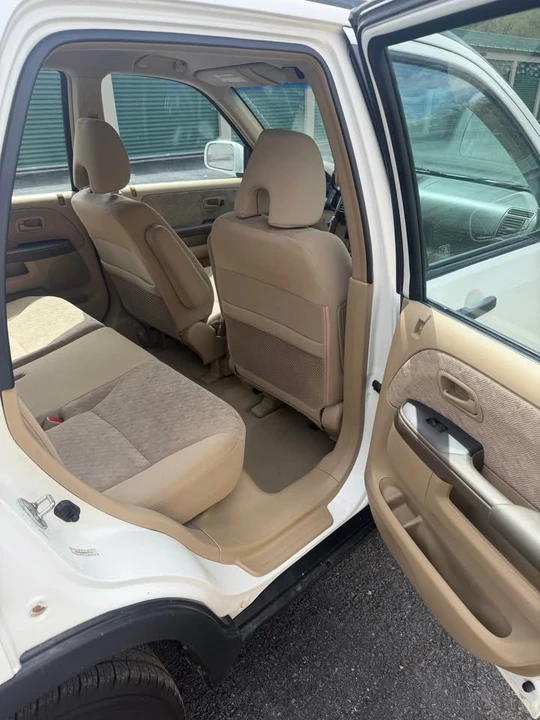 2004 Honda CR-V 2nd Gen - Image 8 of 13