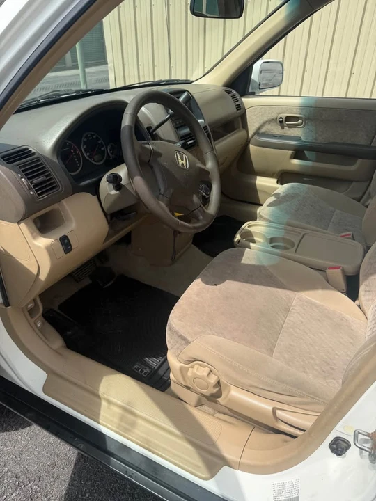 2004 Honda CR-V 2nd Gen - Image 5 of 13