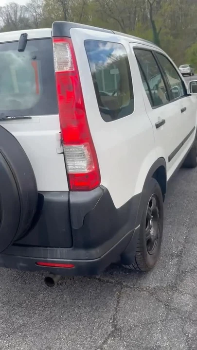 2004 Honda CR-V 2nd Gen - Image 13 of 13