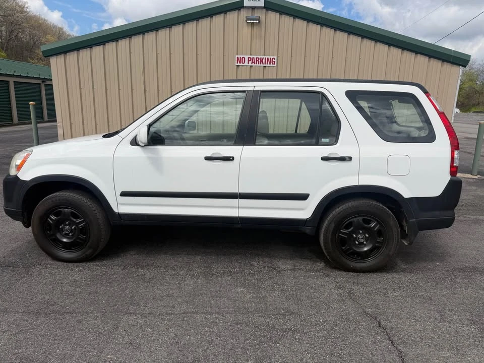 2004 Honda CR-V 2nd Gen - Image 2 of 13