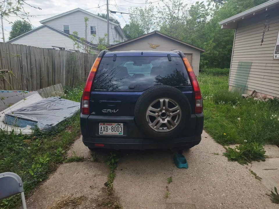 2004 Honda CR-V 2nd Gen - Image 3 of 5
