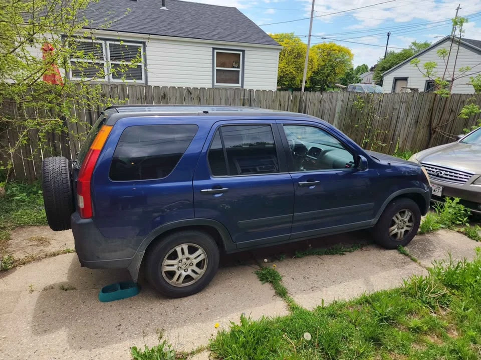 2004 Honda CR-V 2nd Gen - Image 4 of 5