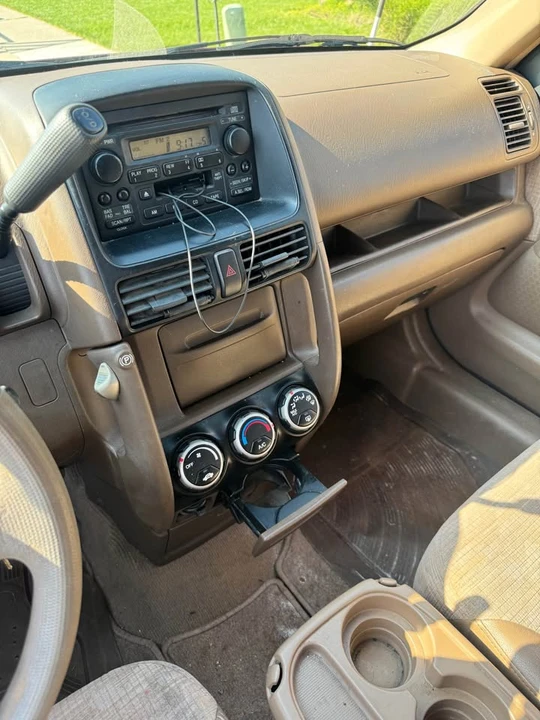 2004 Honda CR-V 2nd Gen - Image 6 of 9
