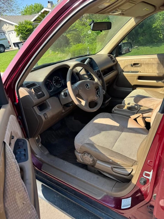 2004 Honda CR-V 2nd Gen - Image 3 of 9
