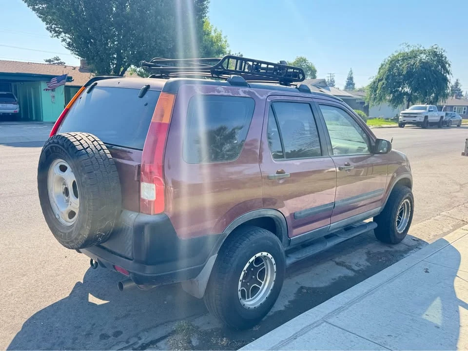2004 Honda CR-V 2nd Gen - Image 2 of 9