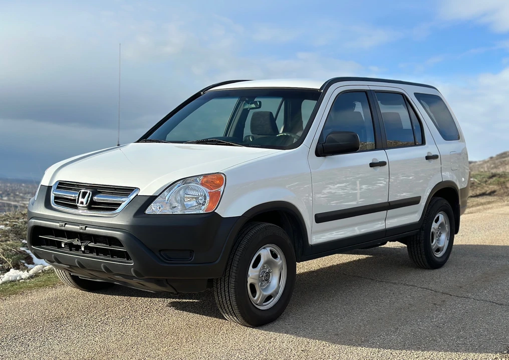 2004 Honda CR-V 2nd Gen - Image 3 of 31