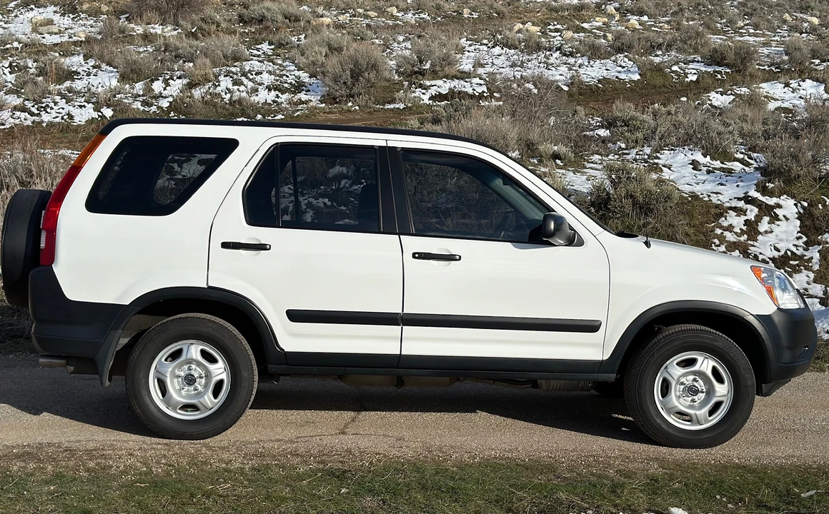 2004 Honda CR-V 2nd Gen - Image 10 of 31