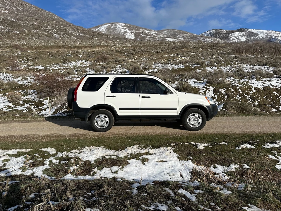2004 Honda CR-V 2nd Gen - Image 11 of 31