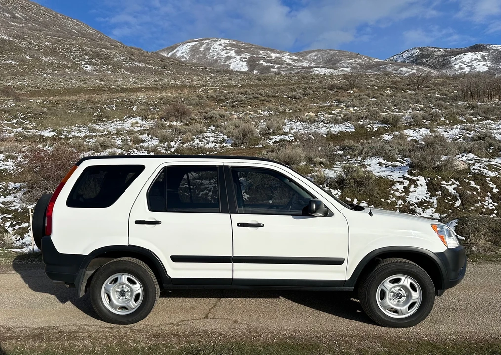 2004 Honda CR-V 2nd Gen - Image 14 of 31