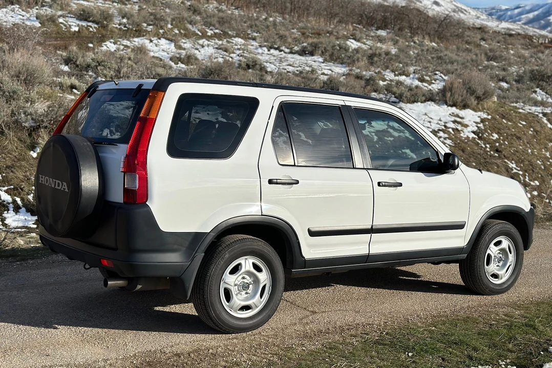 2004 Honda CR-V 2nd Gen - Image 15 of 31