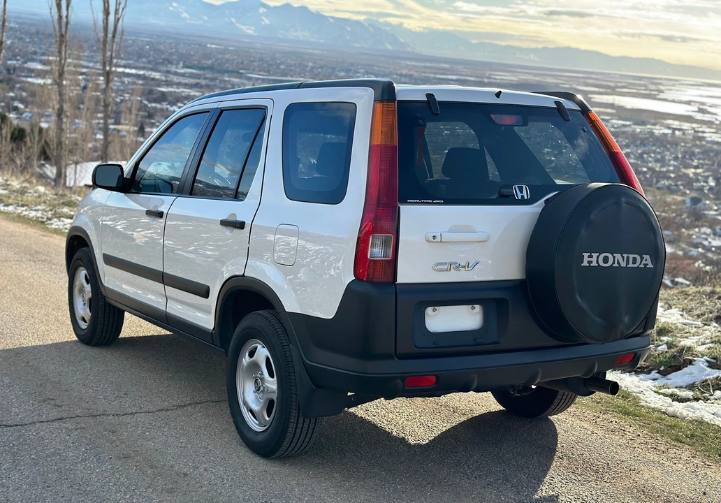 2004 Honda CR-V 2nd Gen - Image 18 of 31