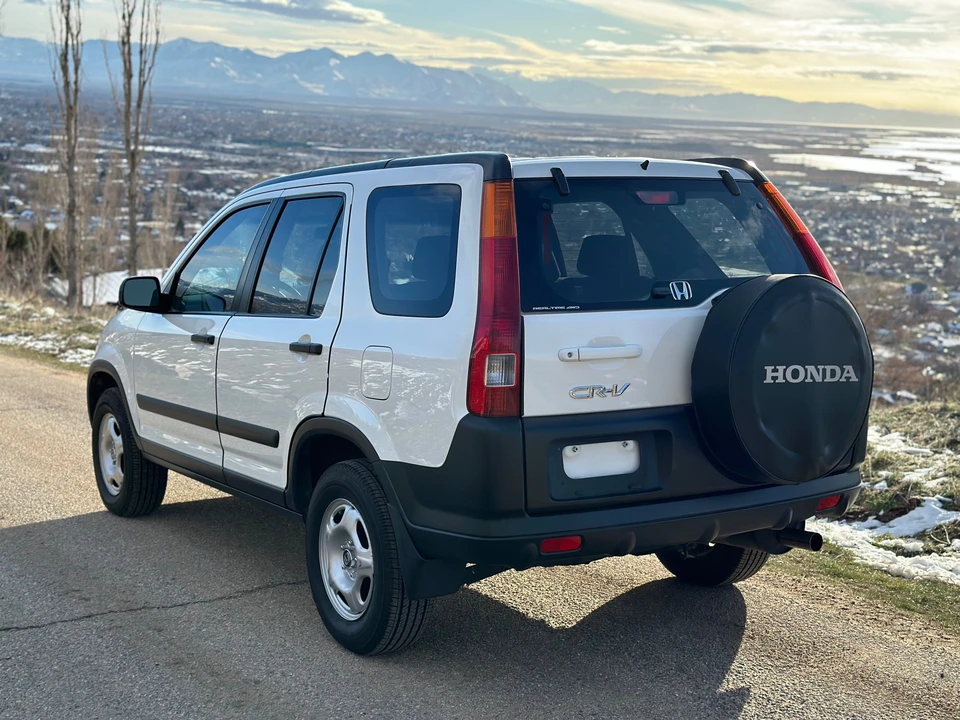 2004 Honda CR-V 2nd Gen - Image 19 of 31
