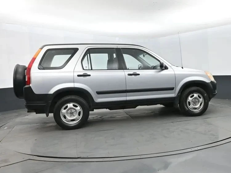 2004 Honda CR-V 2nd Gen - Image 4 of 12