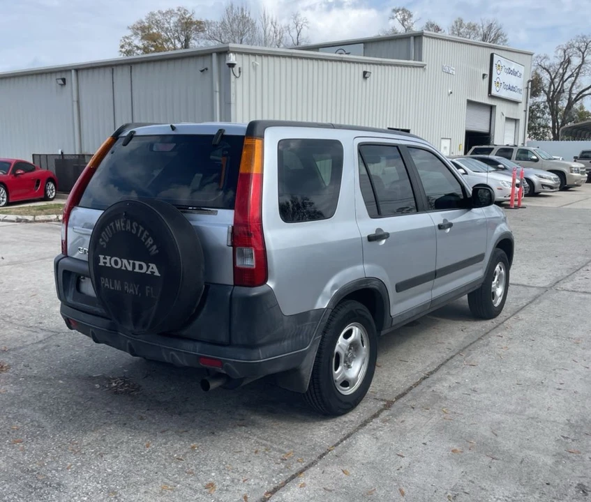 2004 Honda CR-V 2nd Gen - Image 3 of 13