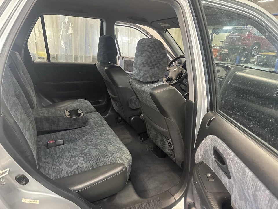 2004 Honda CR-V 2nd Gen - Image 17 of 20
