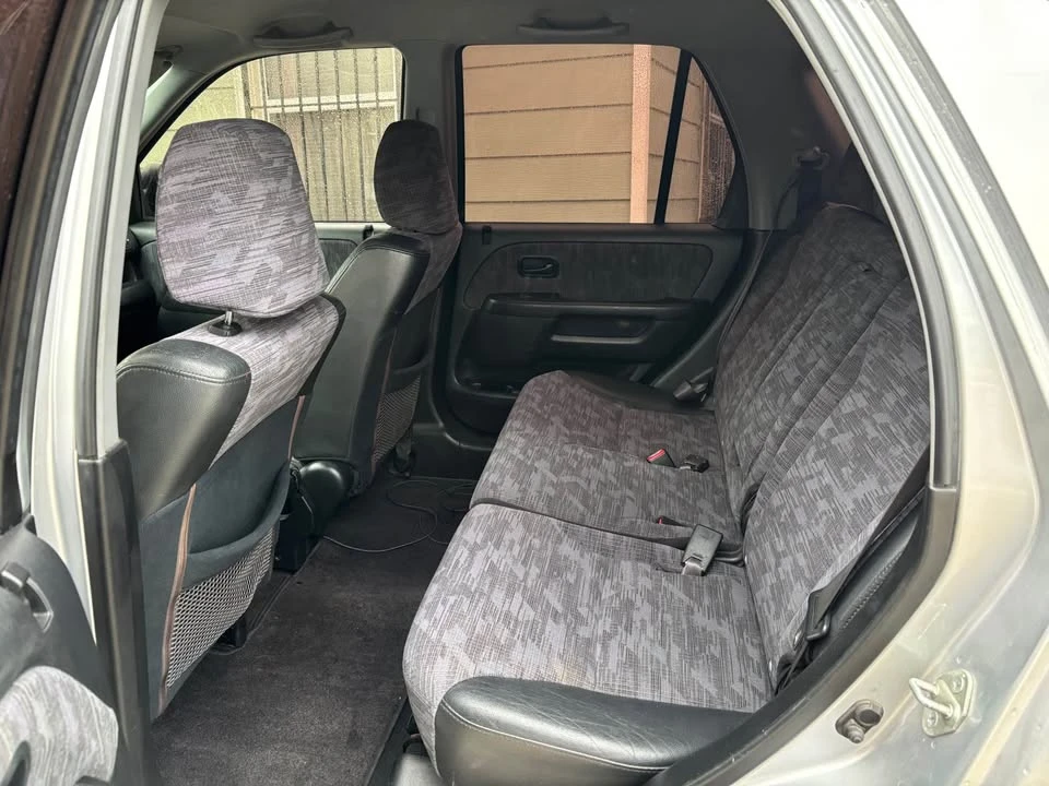 2004 Honda CR-V 2nd Gen - Image 9 of 11