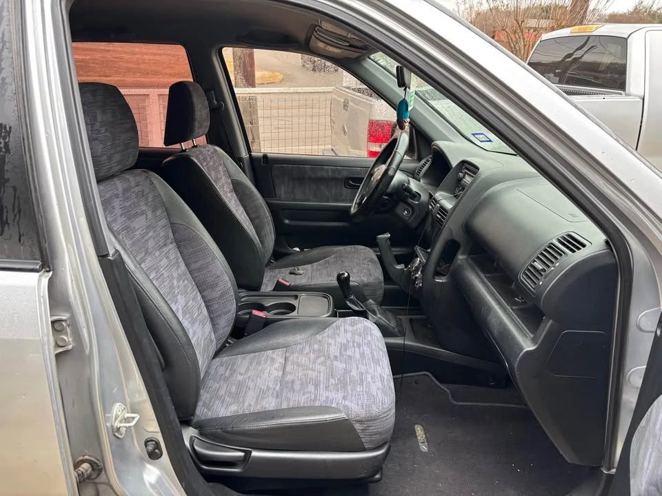 2004 Honda CR-V 2nd Gen - Image 7 of 11