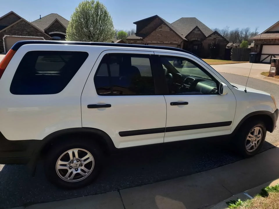 2004 Honda CR-V 2nd Gen - Image 4 of 11