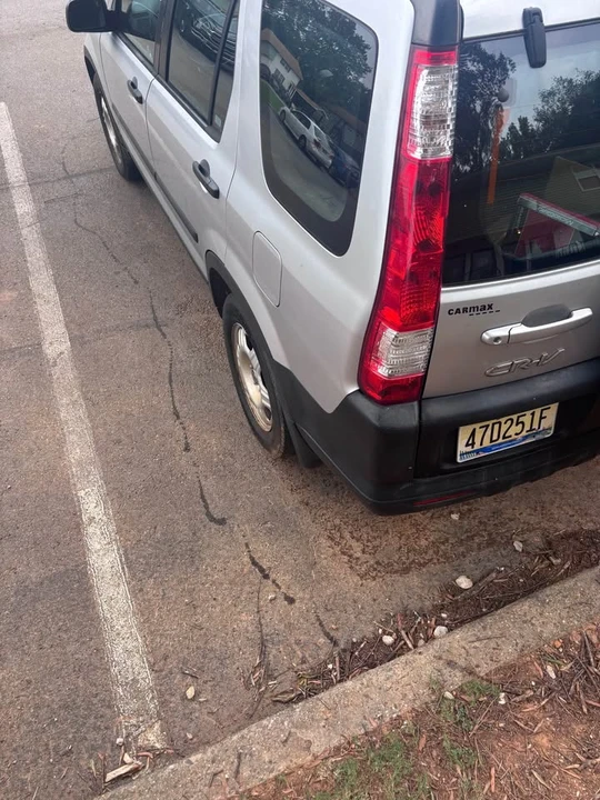 2004 Honda CR-V 2nd Gen - Image 4 of 4