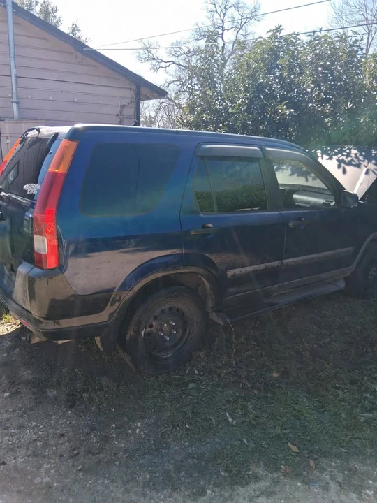 2004 Honda CR-V 2nd Gen - Image 2 of 4