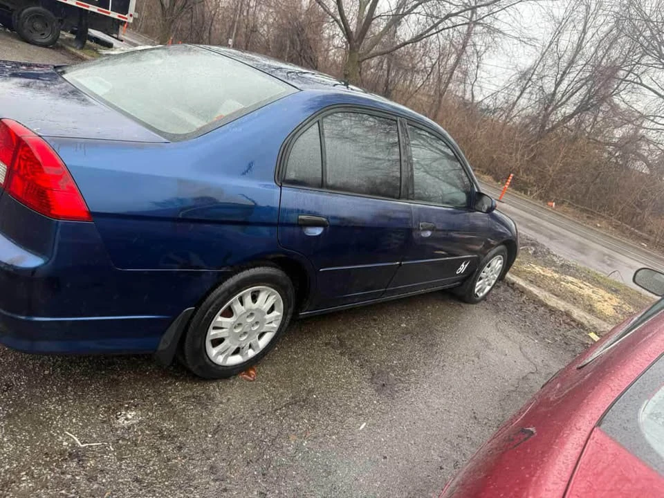 2004 Honda Civic 7th Gen - Image 2 of 6