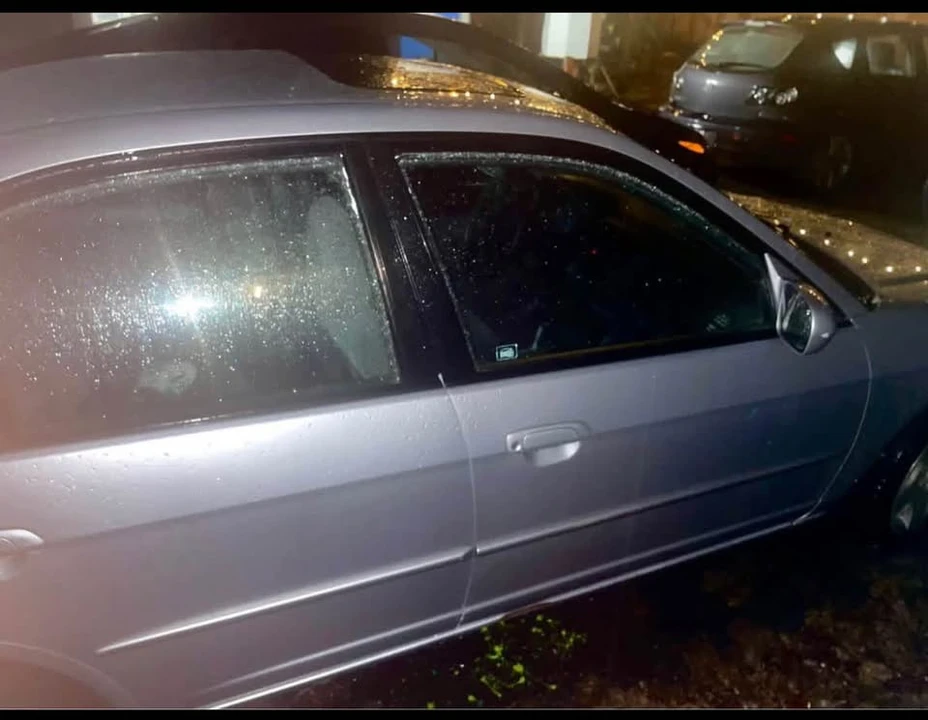 2004 Honda Civic 7th Gen - Image 2 of 3
