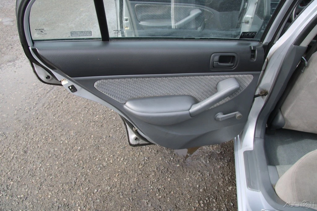 2004 Honda Civic 7th Gen - Image 18 of 21