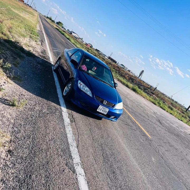 2004 Honda Civic 7th Gen - Image 2 of 16