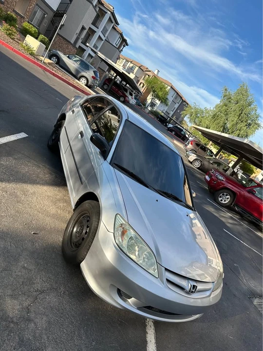 2004 Honda Civic 7th Gen - Image 2 of 11