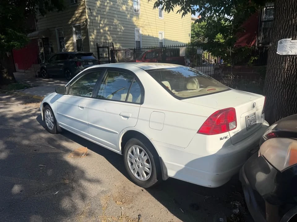 2004 Honda Civic 7th Gen - Image 3 of 7