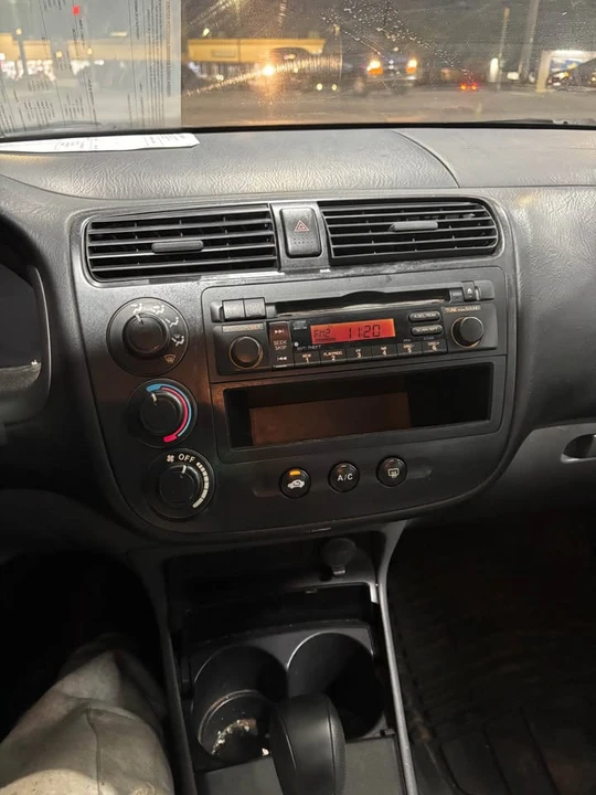 2004 Honda Civic 7th Gen - Image 9 of 15