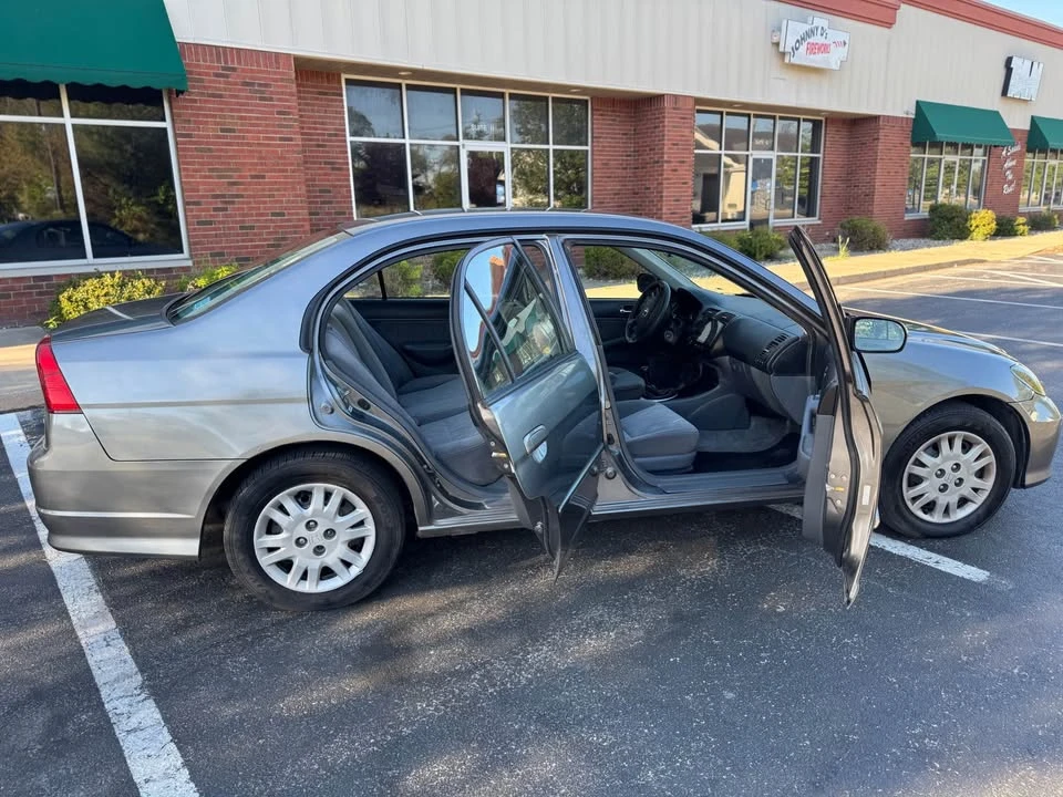 2004 Honda Civic 7th Gen - Image 8 of 12