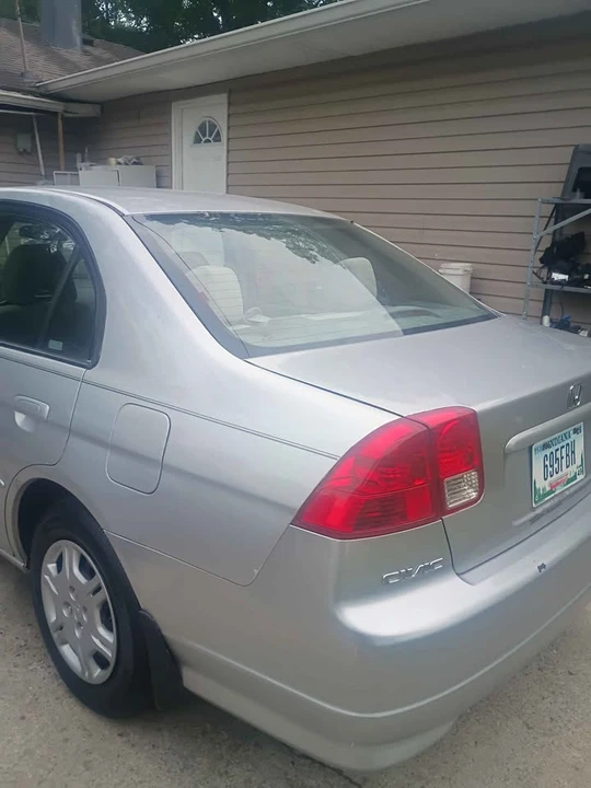2004 Honda Civic 7th Gen - Image 3 of 9