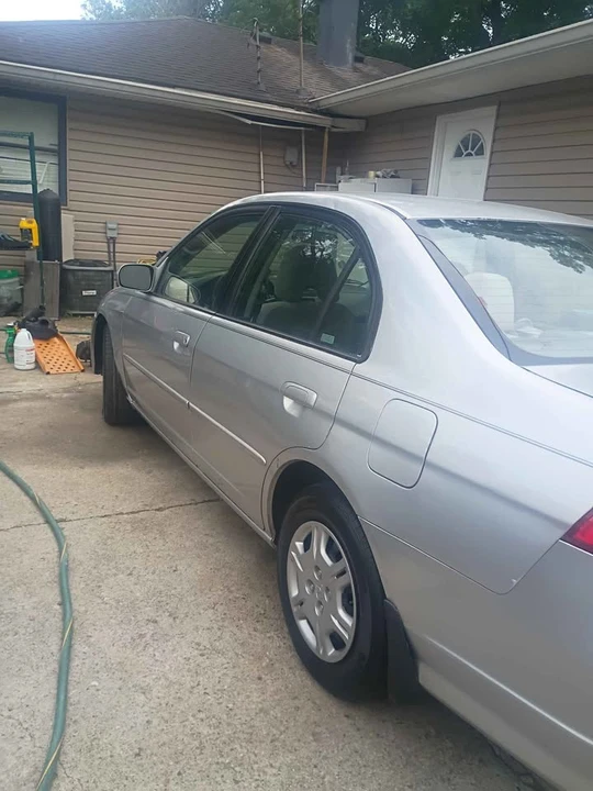 2004 Honda Civic 7th Gen - Image 2 of 9