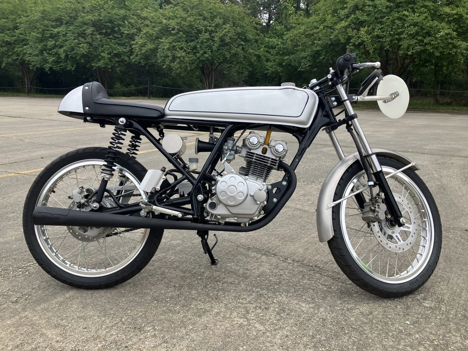 2004 Honda CB50R - Image 4 of 31