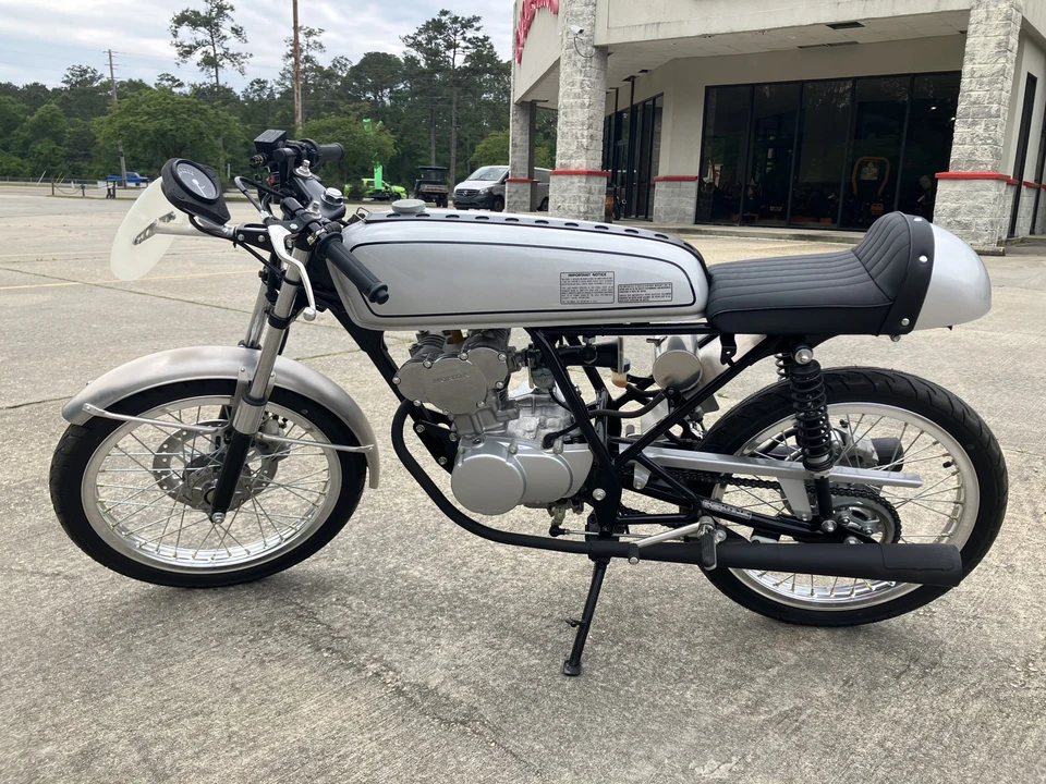 2004 Honda CB50R - Image 11 of 31