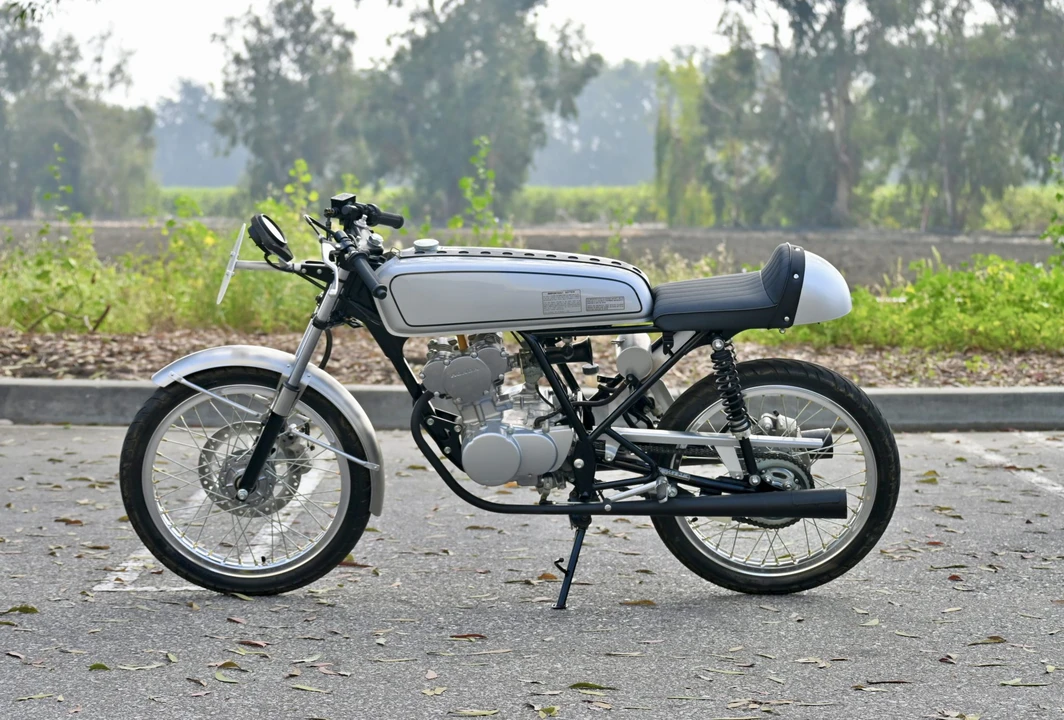2004 Honda CB50R - Image 6 of 31