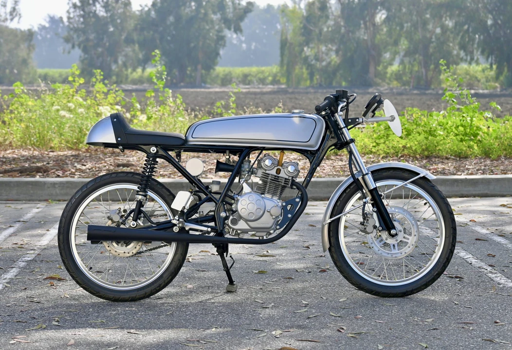 2004 Honda CB50R - Image 3 of 31