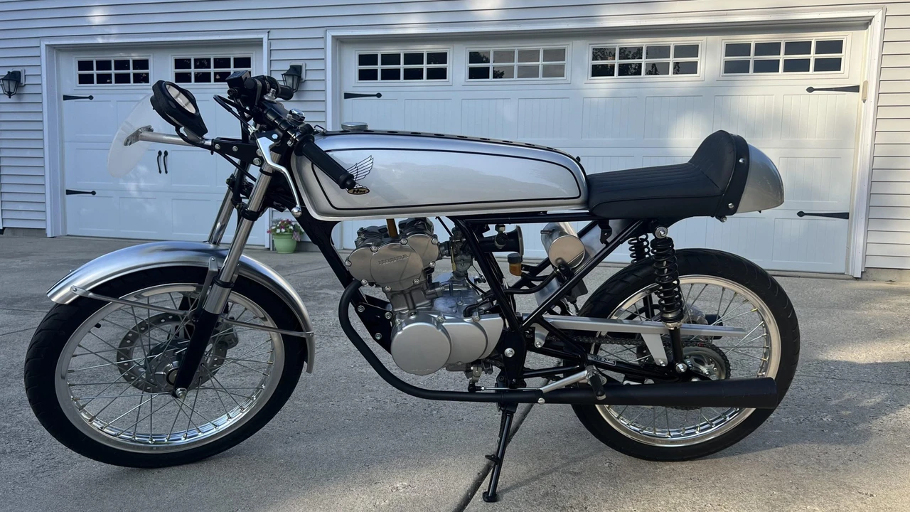 2004 Honda CB50R - Image 7 of 31