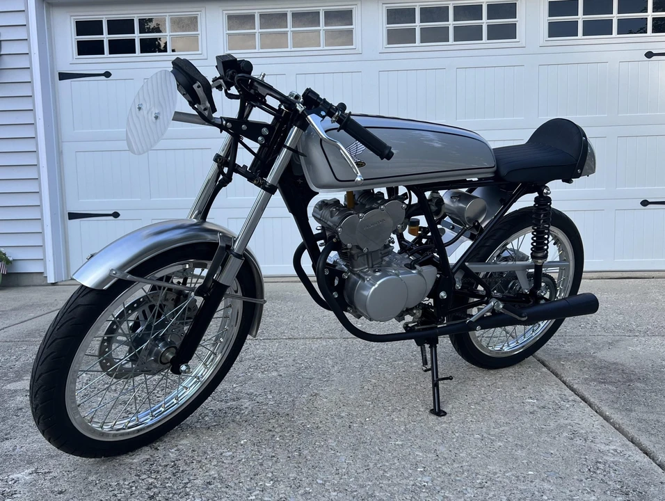 2004 Honda CB50R - Image 4 of 31