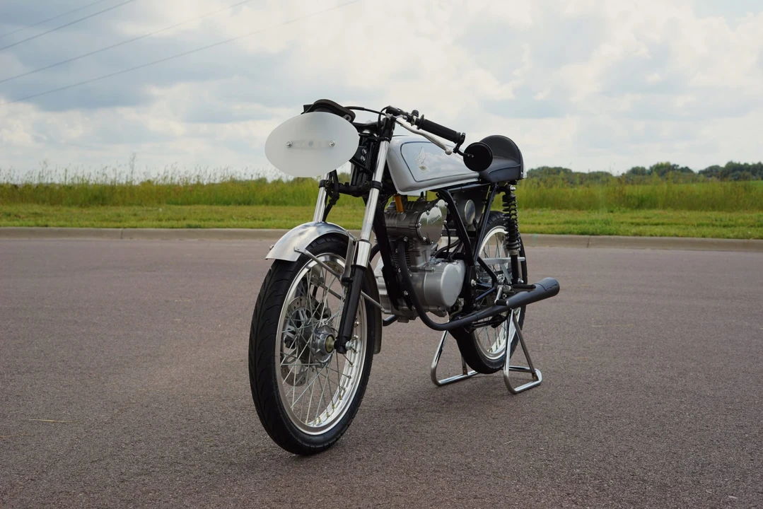 2004 Honda CB50R - Image 2 of 31