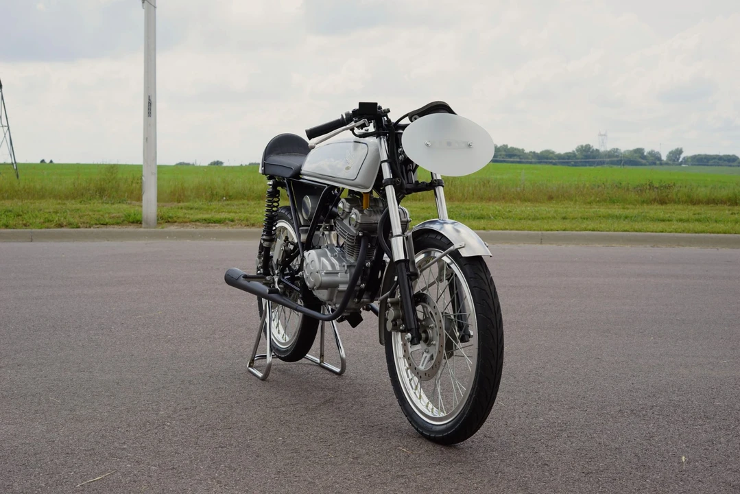 2004 Honda CB50R - Image 4 of 31