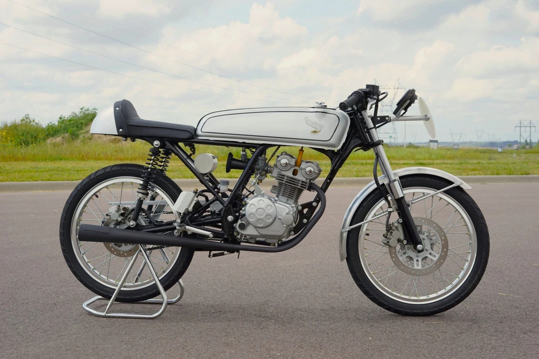 2004 Honda CB50R - Image 6 of 31