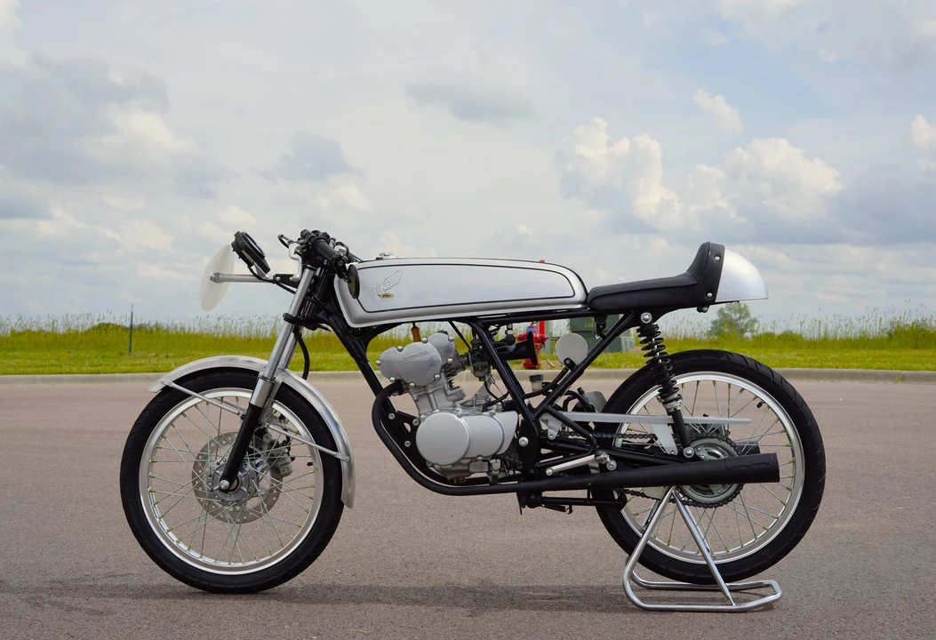 2004 Honda CB50R - Image 15 of 31