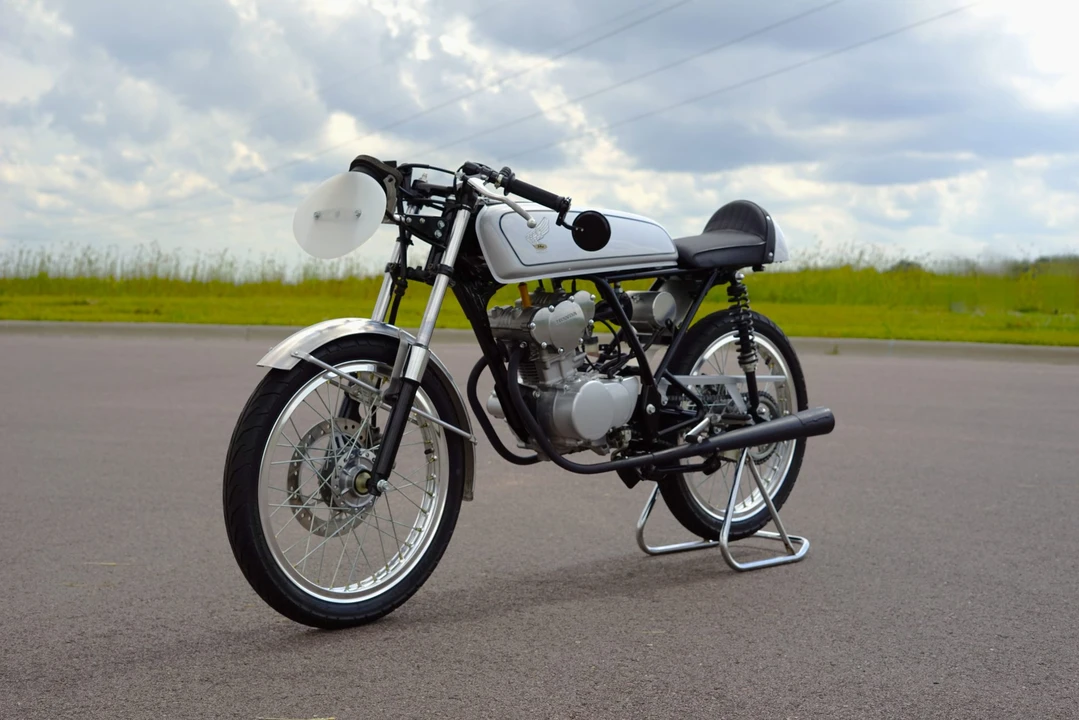 2004 Honda CB50R - Image 19 of 31