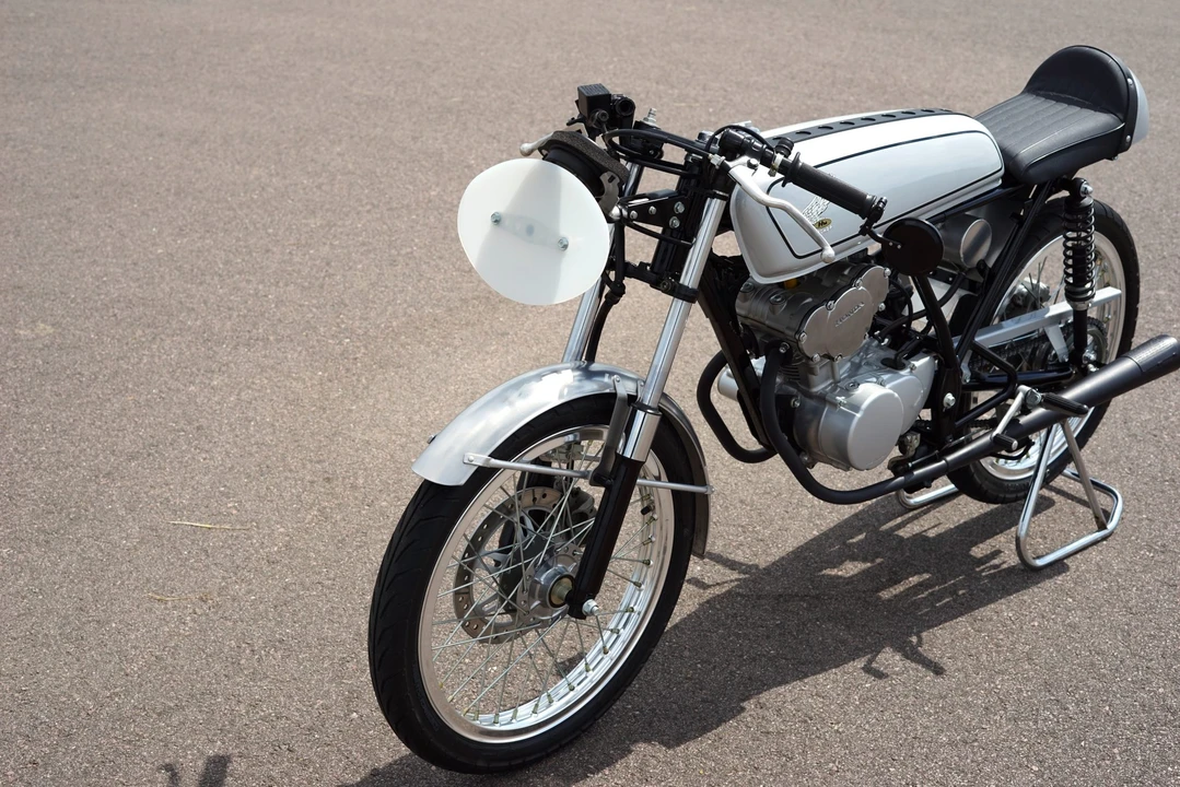 2004 Honda CB50R - Image 20 of 31