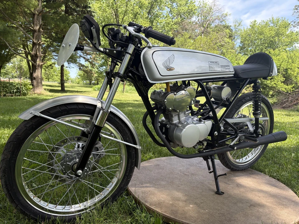2004 Honda CB50R - Image 5 of 31